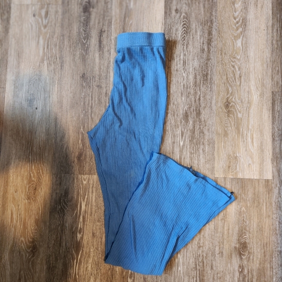 Blue soft, ribbed high-waisted flare pants - Picture 4 of 9